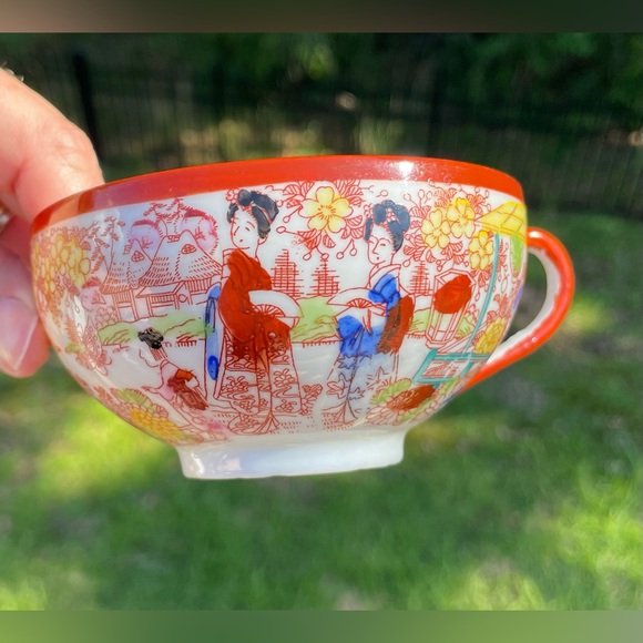 Two Japanese Geisha Girl Garden Red Tea Cups - Picture 2 of 7